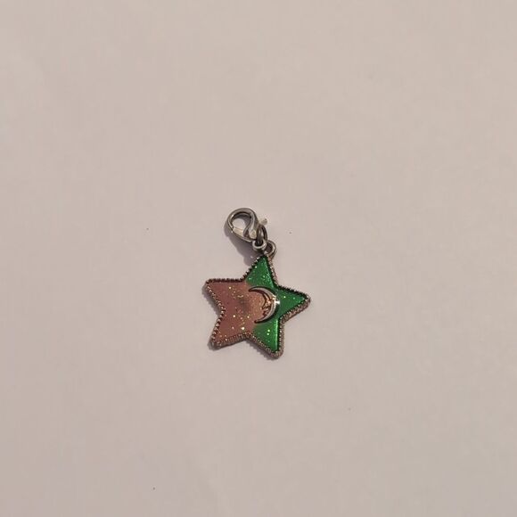 Silver‎ Two Tone Star with Moon Bracelet Charm - Picture 1 of 4